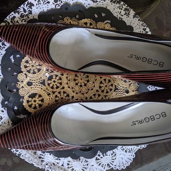 Sugar Sharp Shoes - BCBG - Picture 2 of 3